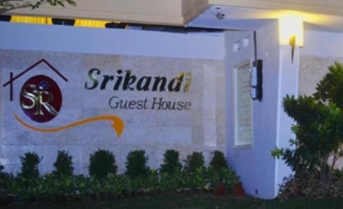 Srikandi Guesthouse Malang Buitenkant foto