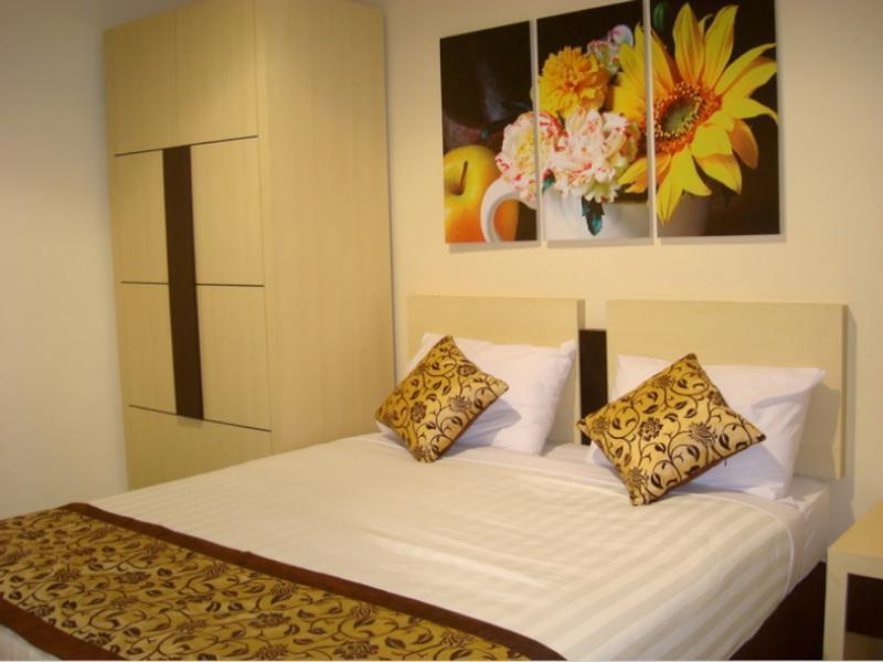 Srikandi Guesthouse Malang Buitenkant foto